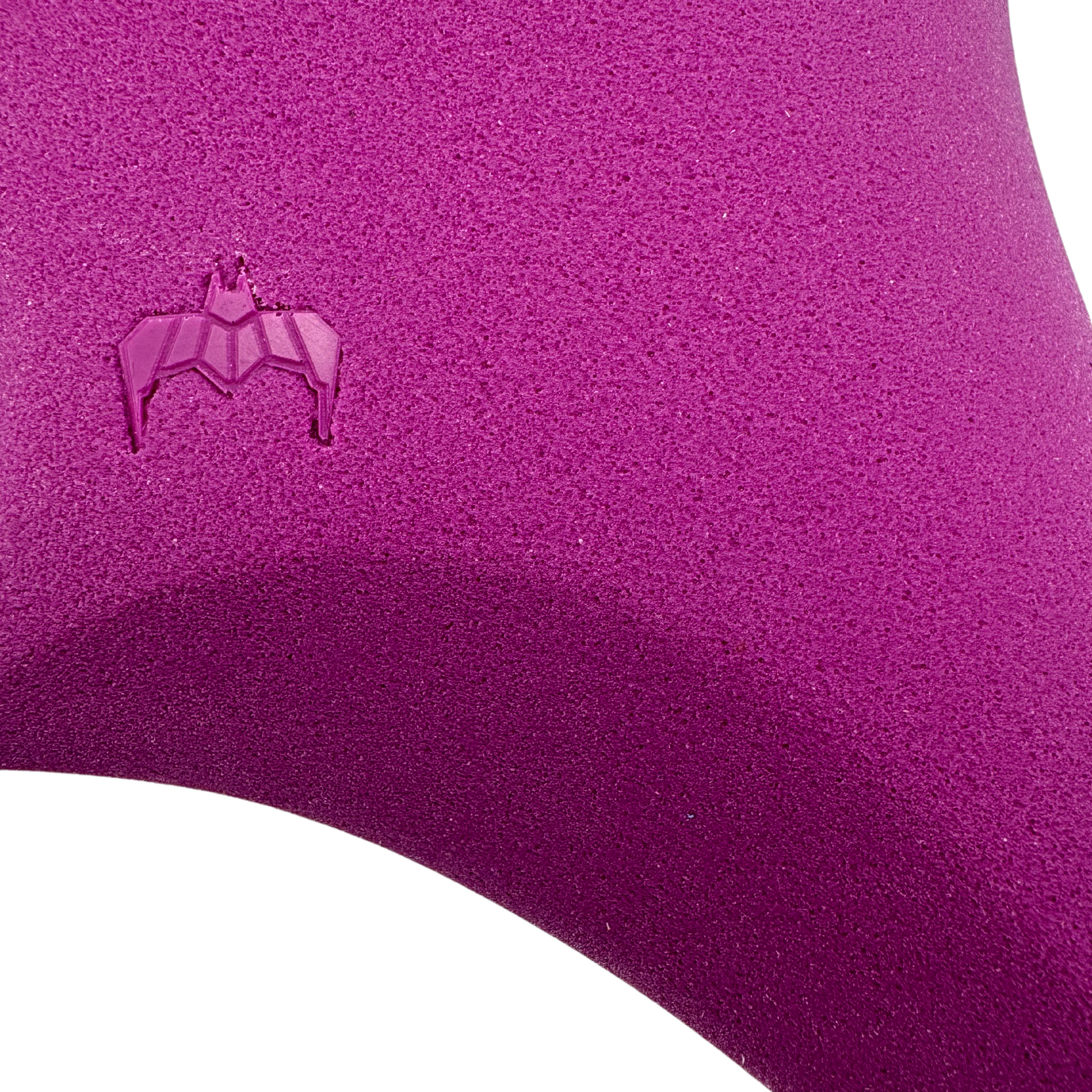 Bat Holds B2 Sloper Klettergriffe mit Logo