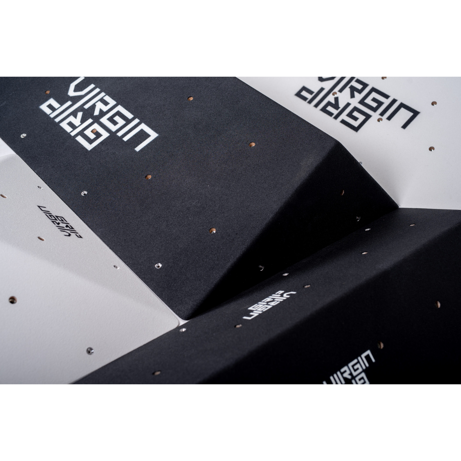 Virgin Grip Holzvolumen Roof Detailansicht